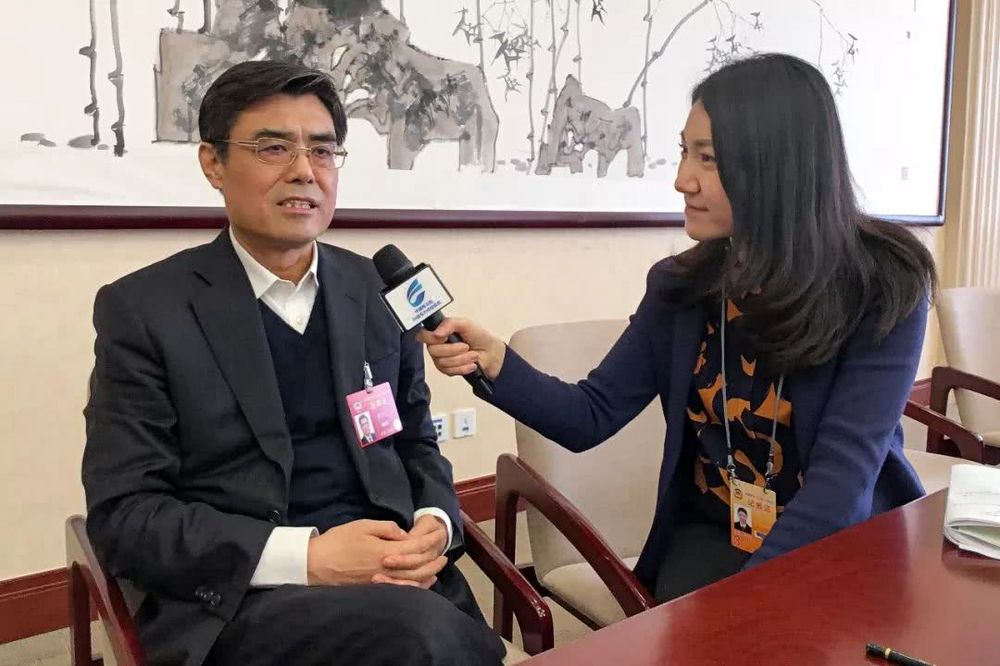 當(dāng)好能源轉(zhuǎn)型與清潔發(fā)展排頭兵——訪全國(guó)政協(xié)委員，中國(guó)華能集團(tuán)有限公司董事長(zhǎng)、黨組書(shū)記舒印彪