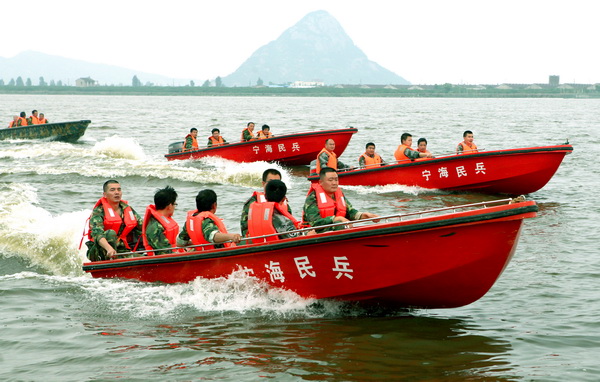 國網(wǎng)寧?？h供電公司為“抗災(zāi)治患”在8個(gè)供電所均組建應(yīng)急救援隊(duì)