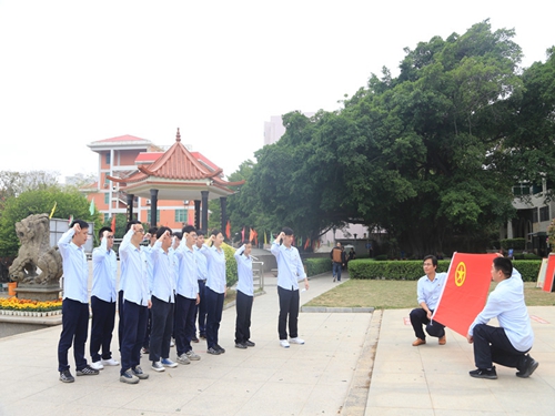 國家能源集團(tuán)福建晉江熱電公司團(tuán)委組織開展“學(xué)黨史、祭英烈、當(dāng)先鋒”主題團(tuán)日活動(dòng)