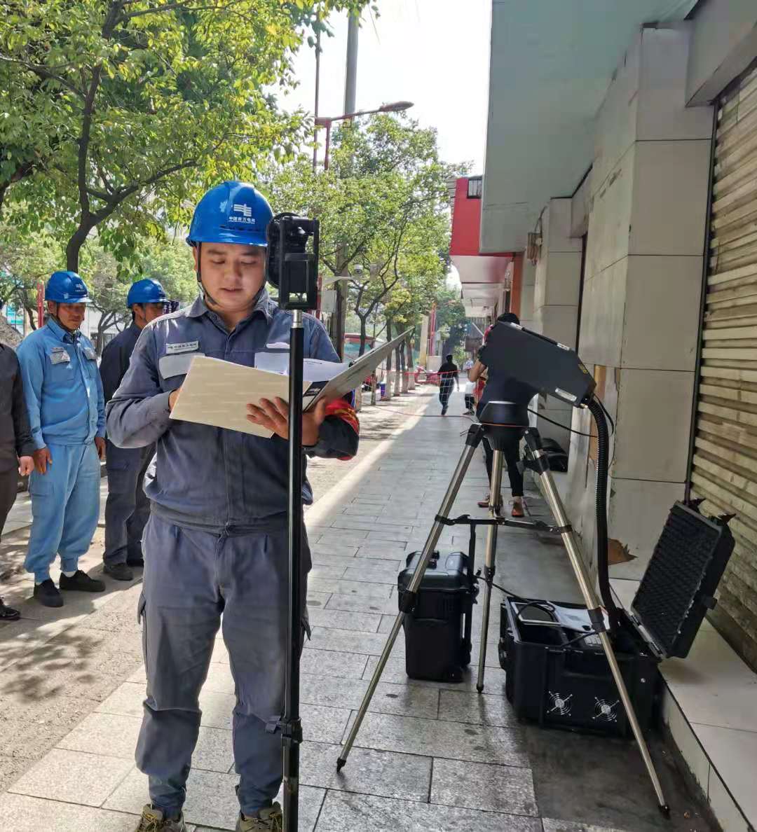 臨滄云縣供電局激光清障保線路安全運行