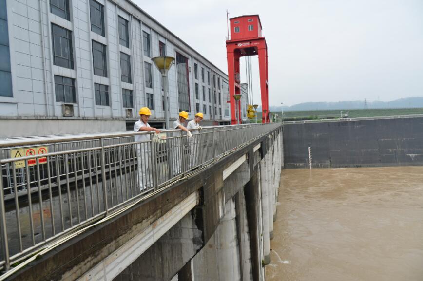 【防汛抗旱一線(xiàn)】中國(guó)電建奮戰(zhàn)“夜與白” 防汛保供拉滿(mǎn)弦